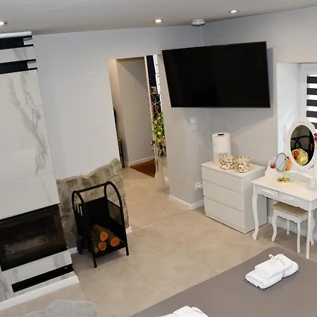 Lemon & Jacuzzi Apartman *