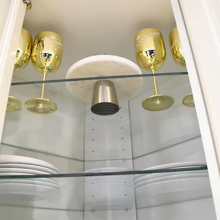Lemon & Jacuzzi Apartman